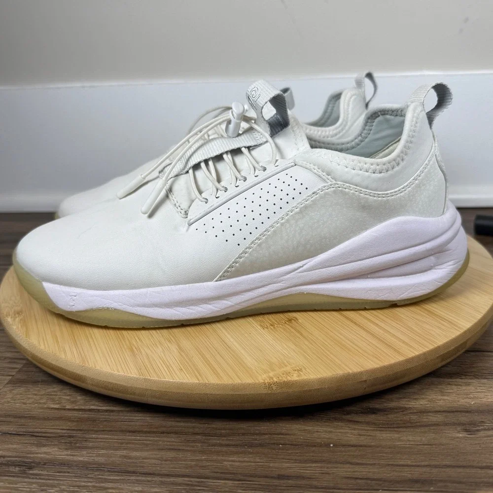 Clove Nursing Shoes Women 8.5 White Good Fluid Resistant Medical Sneakers CL0028